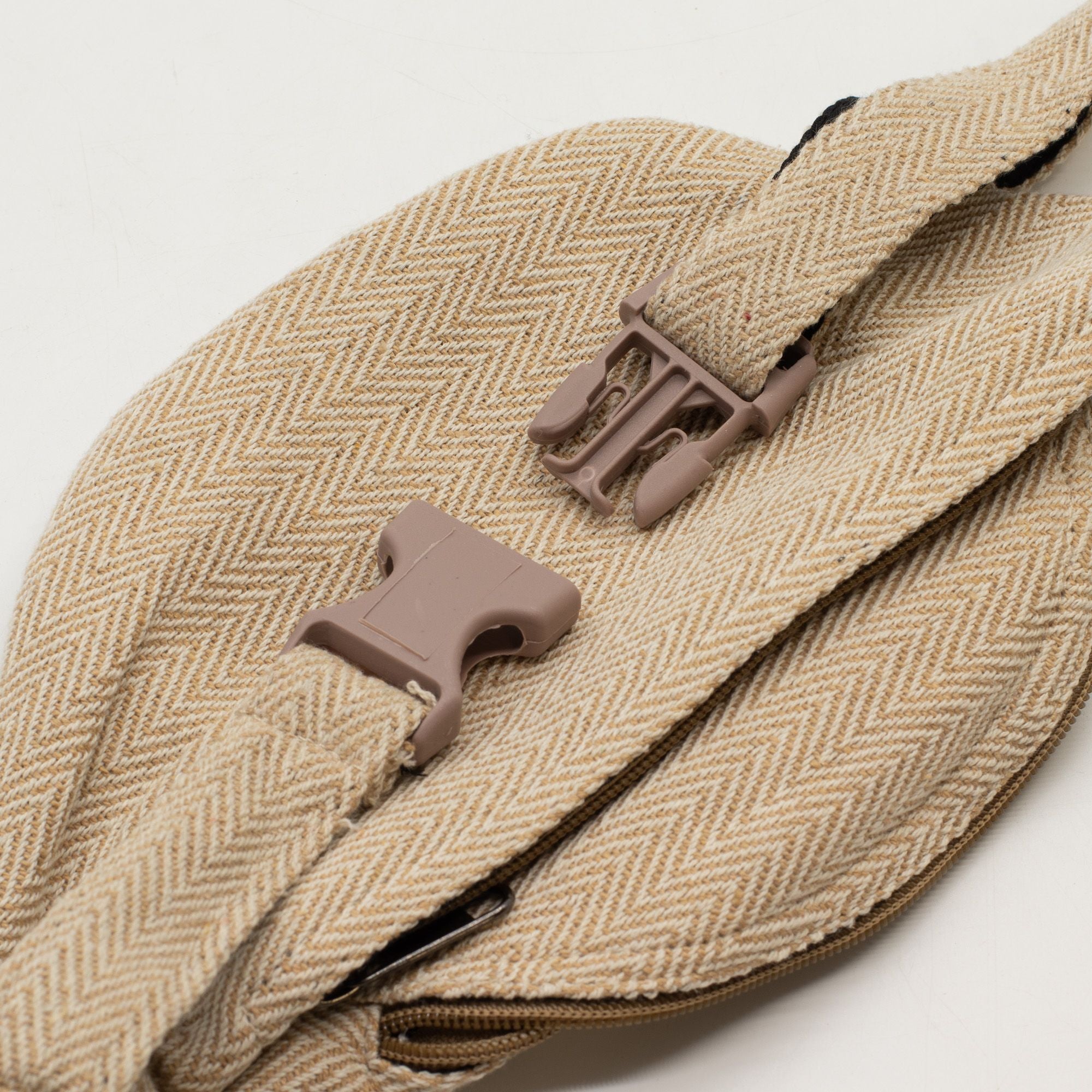 Riñonera Artesanal de Cáñamo y Algodón Natural | Estilo Boho para el Día a Día