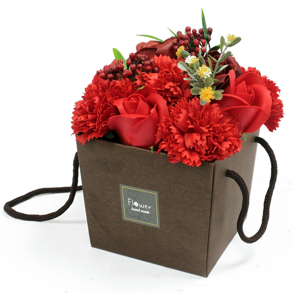Ramo de flores de jabón rosas rojas y clavel en caja regalo para baño romántico