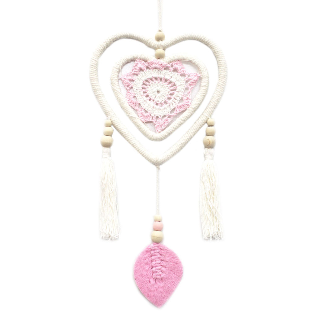 Atrapasueños corazón rosa mediano hecho a mano en Bali