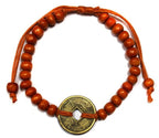 Pulsera Feng Shui de buena suerte anaranjada con cuentas de madera y monedas chinas