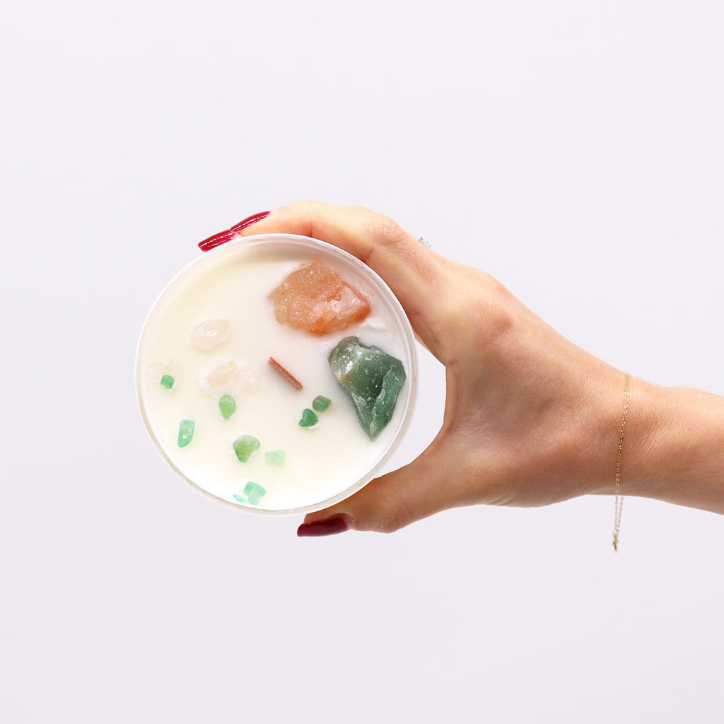 Vela de cristal chakra del corazón Anahata con cuarzo rosa y jade en cera de soja