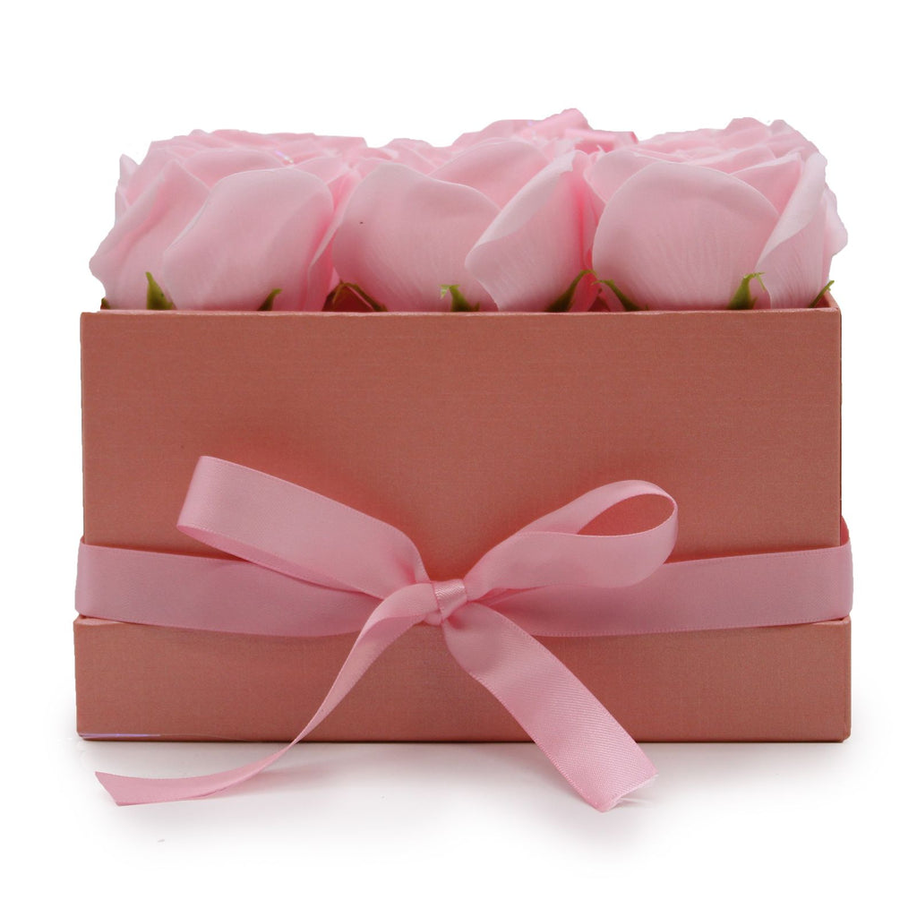 Caja regalo con 9 rosas de jabón rosa en caja cuadrada para baño relajante y detalle especial