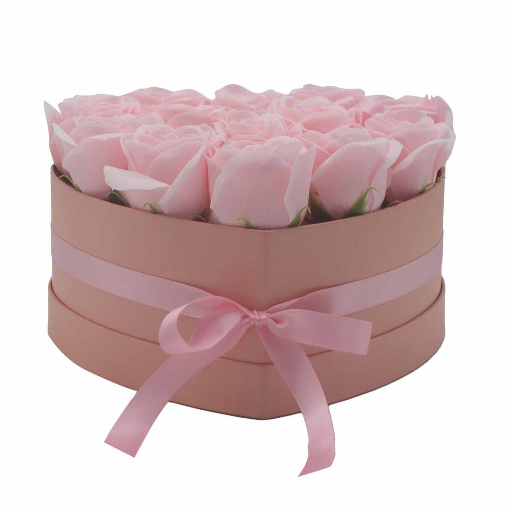 Caja corazón con 13 rosas de jabón rosa para baño relajante y regalo especial